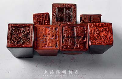 清代至民國時期福建省錢莊業等木質、角質印章共7枚不同，詳分：“新泰錢局”、“元裕字號”、“萬順圖書”、“森興謝記”、“周宗林記”、“吉祥”等，源于香港集趣堂之典藏，部分刻工精湛，保存甚佳，敬請預覽