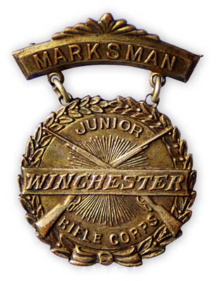 外國早期“Junior Rifle Corps, Winchester, Marksman”(少年步槍軍團·神射手)章1枚，保存甚佳，敬請預(yù)覽