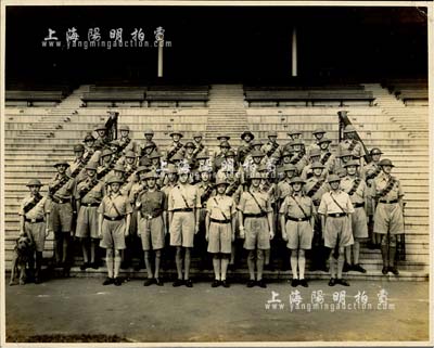 民國時期“上海跑馬廳”歷史老照片1張，尺寸250×200mm，罕見且保存甚佳，敬請預覽