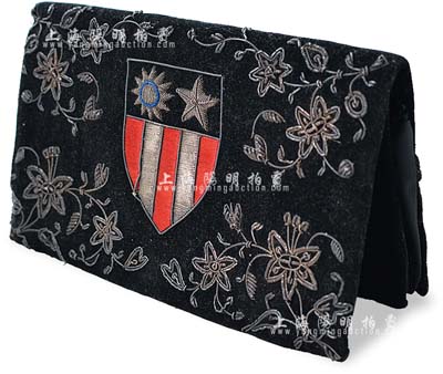 抗戰時期飛虎隊“金屬絲刺繡”手包1件，上繡飛虎隊臂章標志，做工精致，美觀大方；源于美國回流，保存極佳，敬請預覽