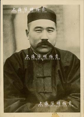 民國時期著名軍閥“張宗昌”歷史老照片1張，尺寸127×179mm，屬昔年外國記者采訪之新聞照，背貼有英文說明；源于美國回流，保存甚佳，敬請預覽