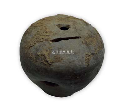 漢代陶質“撲滿”（即最古老之儲蓄罐）1件，保存尚可，敬請預覽