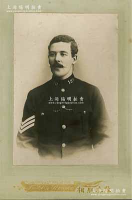 民國時期“上海公共租界警察局Thomas McKenna警官”之警服肖像照一張，張貼于上海致真照相館硬卡紙上，尺寸168×216mm；源于英國Thomas McKenna警官之遺存，保存甚佳，敬請預覽