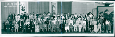 1986年6月北京“世界宗教者和平會議國際理事會合影”大型歷史老照片1張，其正中人像為前國家副主席烏蘭夫、中國佛教協會會長趙樸初，其余則包括正果法師、安士偉阿訇、中國道教協會會長黎遇航、世界天主教各地主教印度費爾南德斯、加拿大德路、美國奎因、中國劉柏年、石玉琨等諸多名人；時世界宗教者和平會議國際理事會議在北京舉行，共有30多個國家100多位世界各大宗教界領袖出席，其會議主題是“