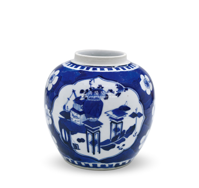 清代“梅花博古圖”瓷罐1件，高125mm，器形渾圓飽滿，色彩濃艷，保存甚佳，敬請預(yù)覽