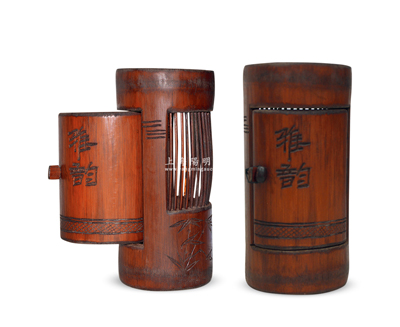 民國時期竹制“蚱蜢”籠1件，上刻“雅韻”字樣，尺寸直徑77×高165mm，工藝精美，造型別致，保存較佳，敬請預覽