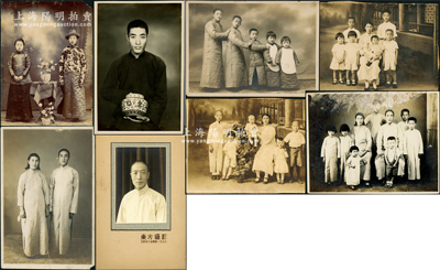 民國(guó)至1980年間京城錢幣名家駱澤民遺存之老照片一組共16張，其重點(diǎn)有：駱澤民青年肖像、駱澤民夫婦新婚照、全家福、其子駱俊生抱瓷器照等；大小不一，整體保存較佳，敬請(qǐng)預(yù)覽